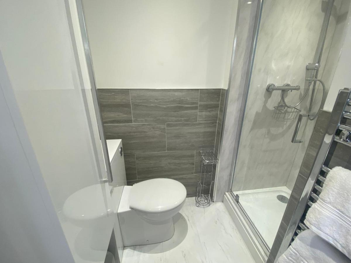 Hotel The Lily Pad Near Poole Dorset Self Contained Private Entrance And Free Parking Corfe Mullen Esterno foto